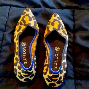 7.5 Big Cat “The Point” Rothy’s Flats